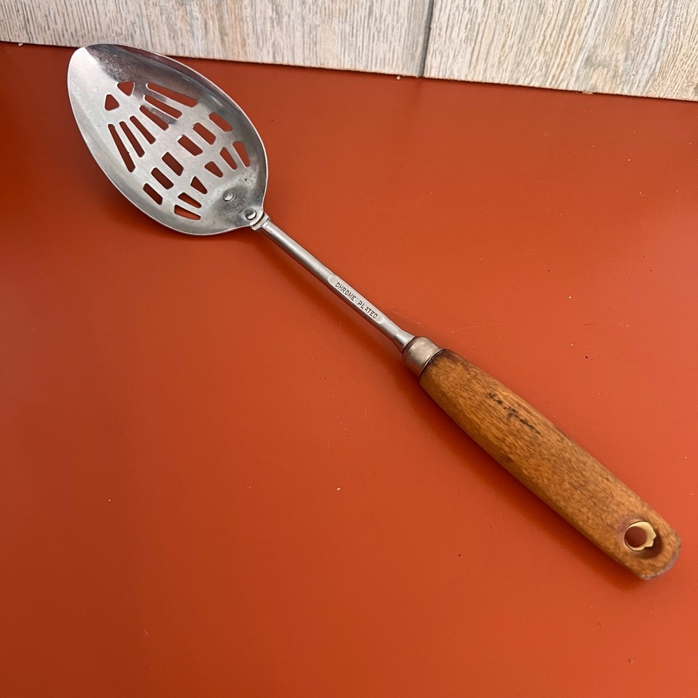 VTG‎ EKCO A&J Slotted Spoon Chrome Plated Wood Handle USA Kitchen Tool 11.75in